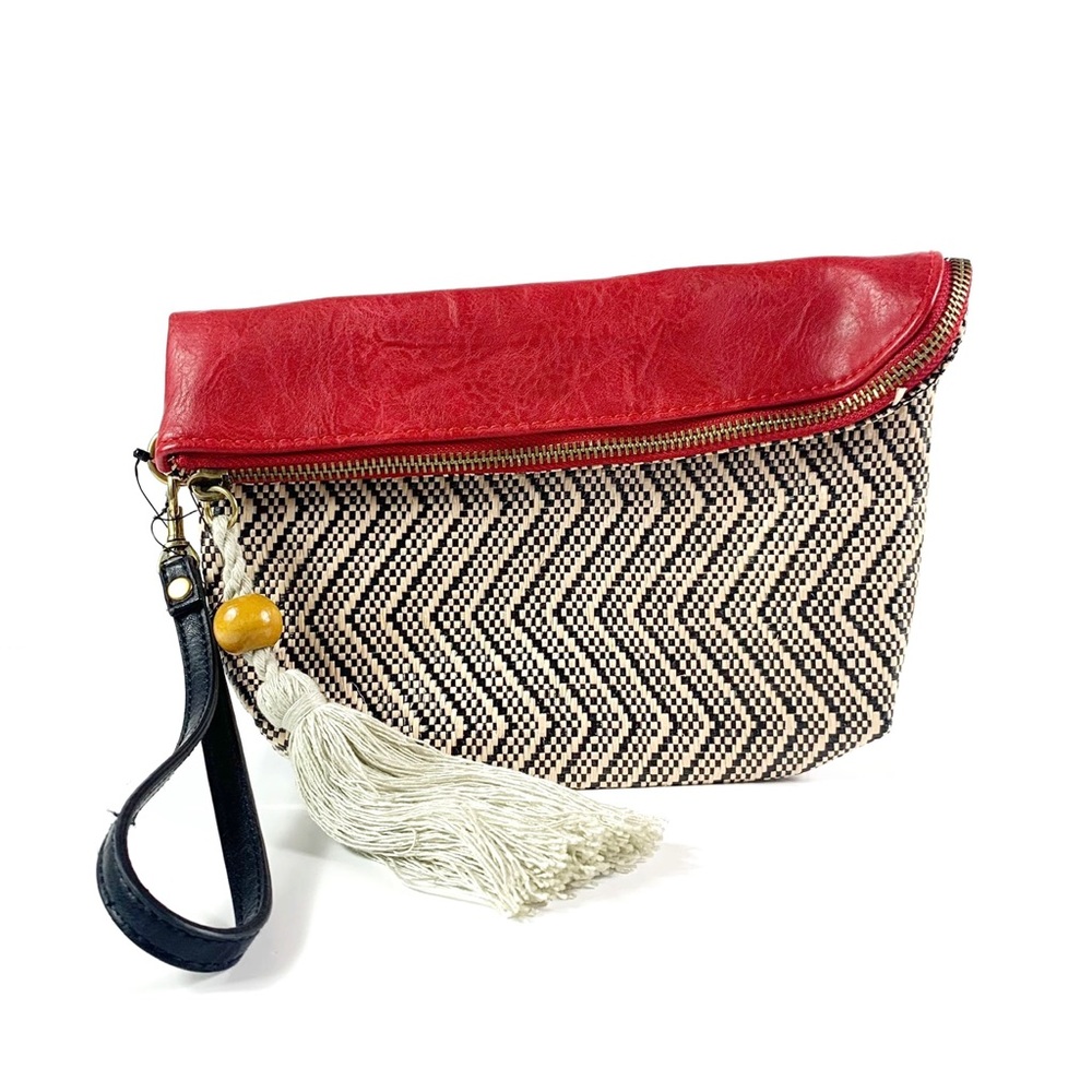 NWT DV Vegan Leather/Straw Wristlet Clutch